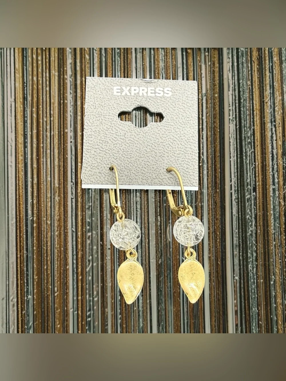 💛EXPRESS💛Gold-Tone Leaf Drop Earrings with Clear Crackle Bead Accent/NWT - Picture 2 of 3
